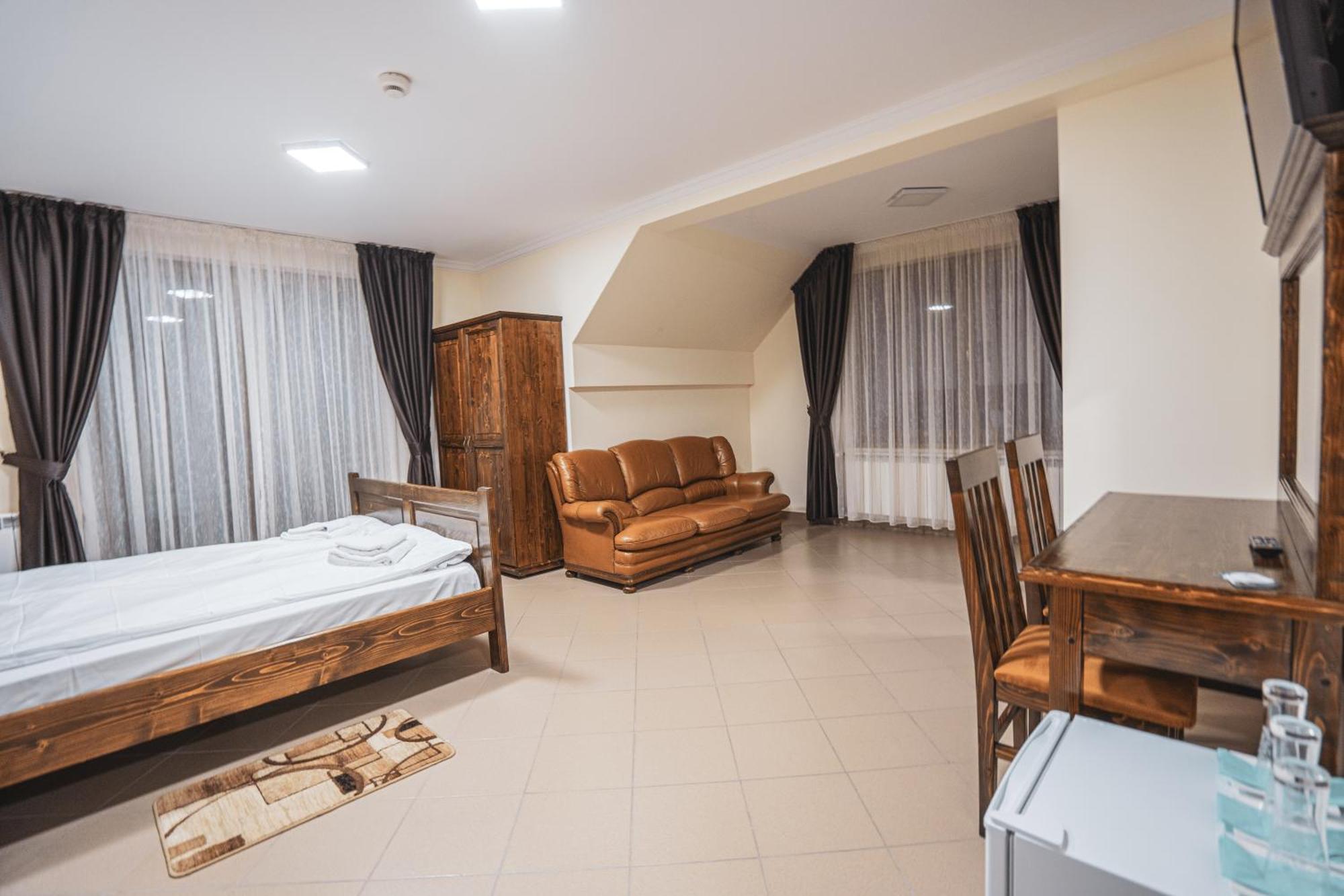 Hotel Rabbit Bran Moieciu de Jos Exterior photo
